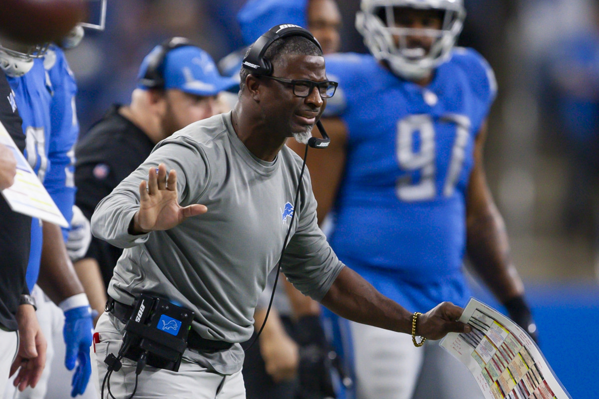 Lions defensive coordinator Aaron Glenn